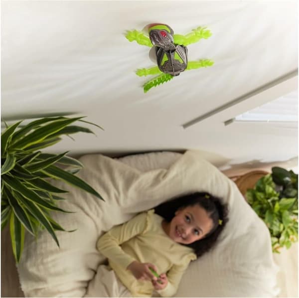 Wall Climbing Gecko, Rechargeable Remote Control Robot Toy, Climbs Walls, Wall Gecko