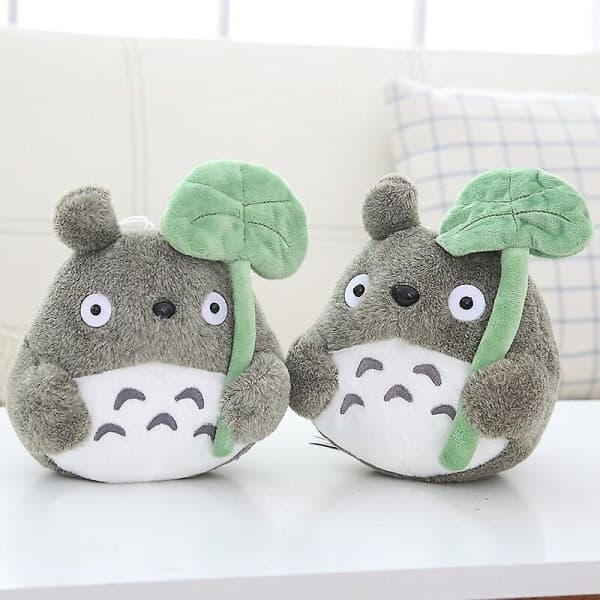 Totoro Pehmolelu - Pehmeä Täytetty Eläin Lootuslehdellä (22cm)