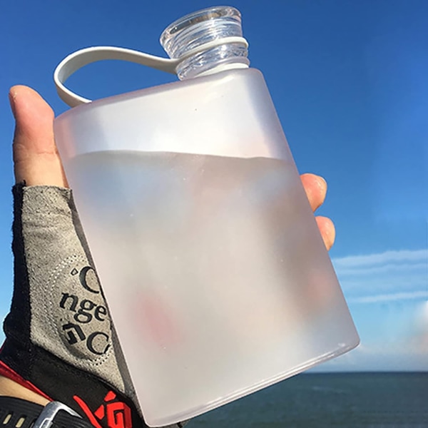 Kreativ vattenflaska i plast A5 vattenkopp Bärbar utomhussport vattenkokare för skolaktiviteter utomhussport (VIT)