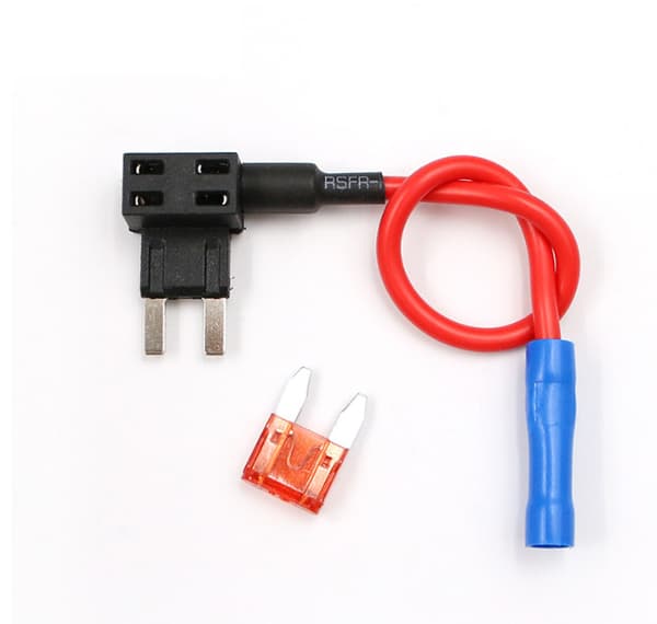 4 kpl pieniä lisäpiiriauton sulakepidikkeitä, 12V 24V adapteriteräsulakepidike ACS lisäpiirisulakeruuvi sulakkeella 20A