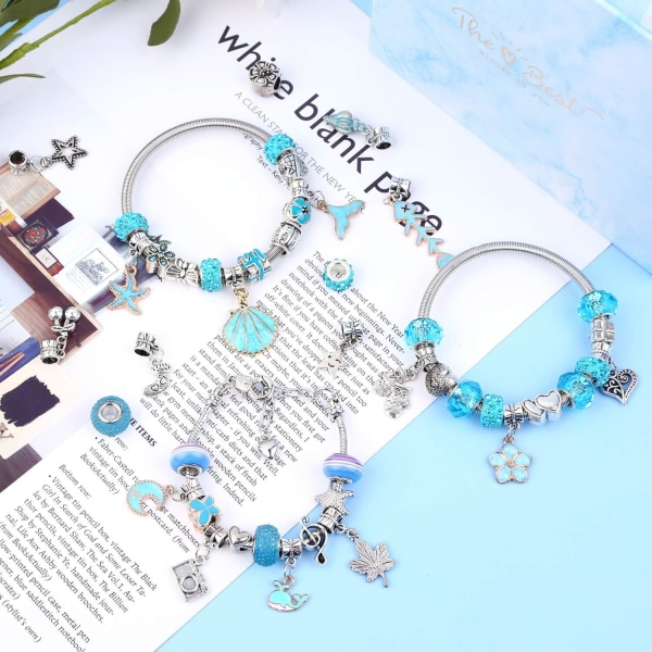 Charm-armbåndsett for jenter, 66 stk smykkefremstillingssett med armbåndsperler, charms, smykkefremstilling og DIY-håndverk med blå gaveeske
