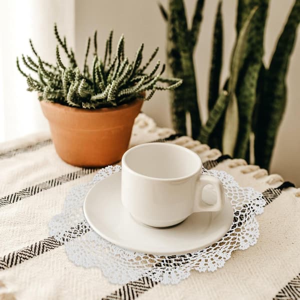 Cotton Woven Table Runner with Decorative Effect and Practical Use