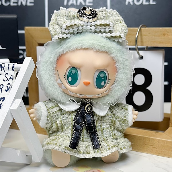 Labubu dockkläder första generationen andra generationen blindbox Labubu dockkläder (huvudbonad + kläder + fluga) Grön Chanel-stil