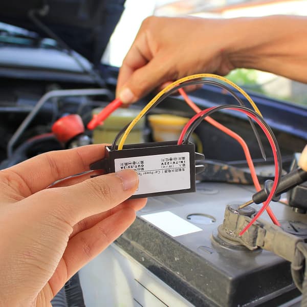Universal spændingsregulator stabilisator DC-DC Step Down konvertermodul 12V til 3V 3.3V 4.2V 5V bilstrømforsyning til bilelektronik