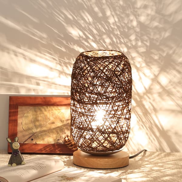 Moderne bordlampe i bambus og rotting med trefot - cre[GKS]