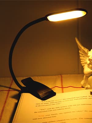 Boklampe med 3 lysfarger og dimmer / Oppladbar leselampe