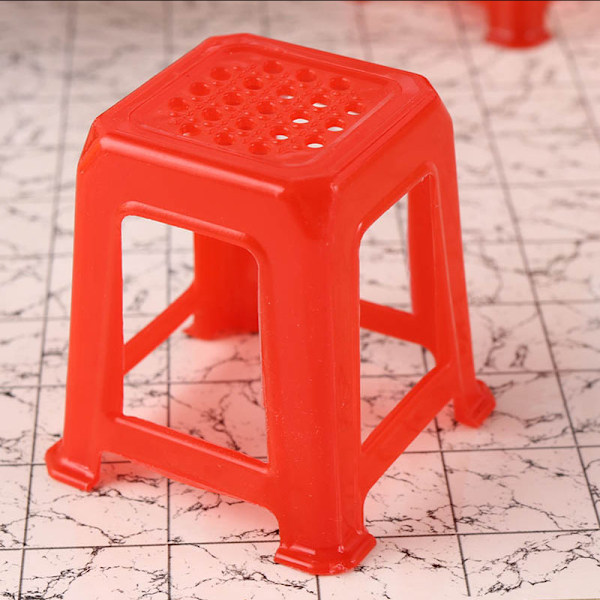 4 st röda dockstolsset för dockor - med utskurna detaljer, present för åldrarna 3, 1: 6 proportioner（3,6 * 3,6 * 5 cm）