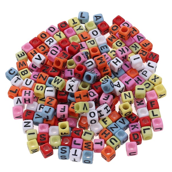 600 st Pärltillbehör Fyrkantiga pärlor Bokstavsrör Pärlor Alphabet Armband Bead Letter Cube Beads0.6X 0.6X0.6CM