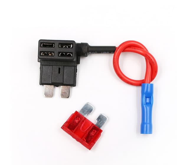 4 kpl pieniä lisäpiiriauton sulakepidikkeitä, 12V 24V adapteriteräsulakepidike ACS lisäpiirisulakeruuvi sulakkeella 20A
