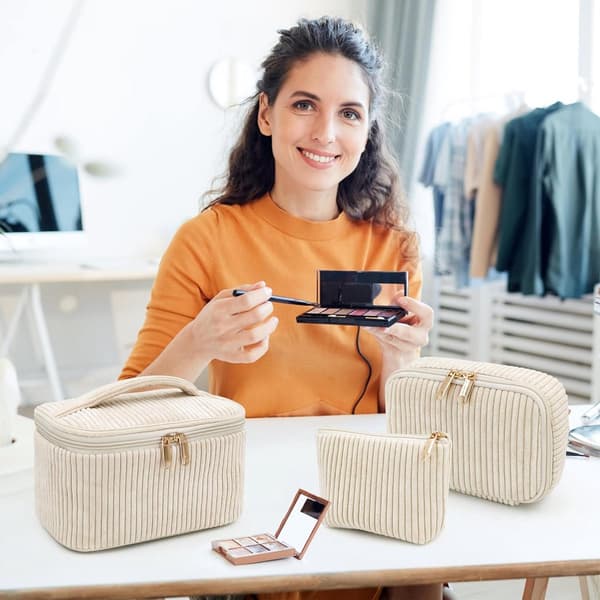 3-delade necessärer för kvinnor, blommönster, beige, modern - bärbara kosmetikväskor