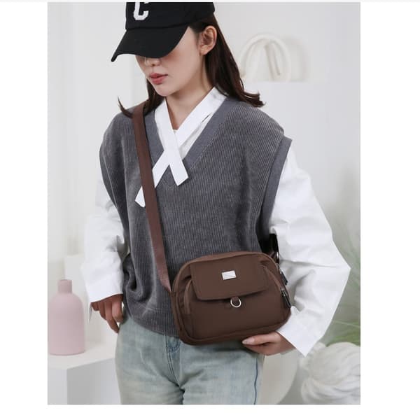 Stilig 2025 crossbody-veske i nylon for kvinner kaffe coffee 166