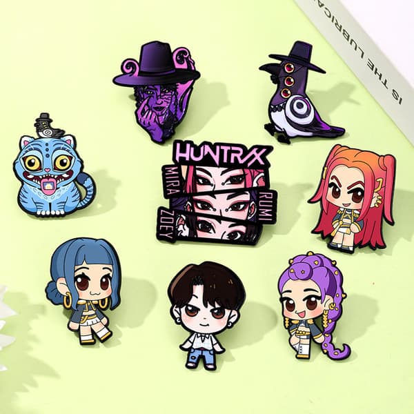 Sæt med 8 K-POP Witch Hunters Group Pins, Metalmærke Tilbehør