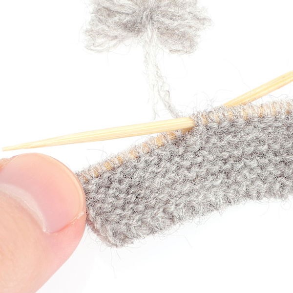 2 stk Simuleringsstrikket Genser Prop Miniatyrstrikket Genser Mini Hus Tilbehør Grå 6x2cm Grey 6x2cm