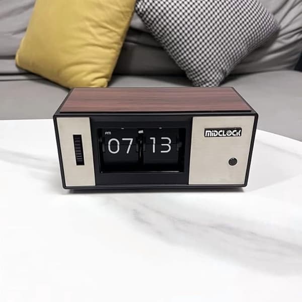 Retro Digital Flip Clock, Retro Vintage Design Automatic Flip Desk Clock, LED Light, Battery Operated Digital Display, Home and Office