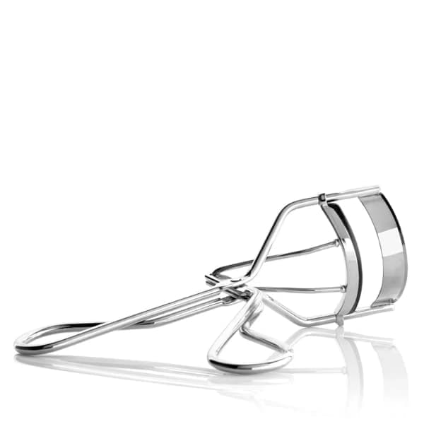 Shiseido Eyelash Curler - Curls and shapes lashes for perfect, eye-framing lashes - Gentle and safe - Includes replacement pad