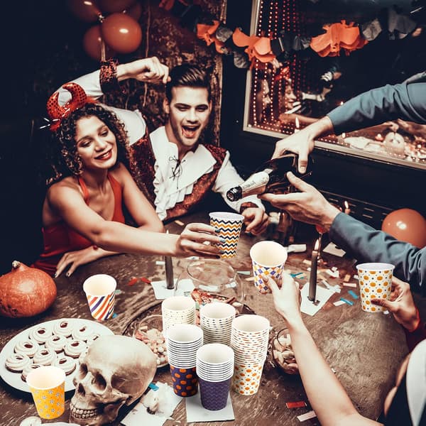 144 stk. Halloween papirkopper til fest i daglig stil