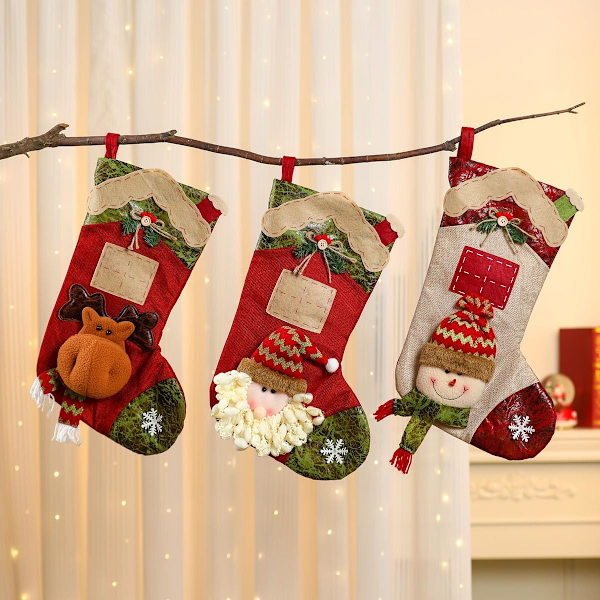3 st söta julstrumpor, tomte, snögubbe, älg, julklappsgodispåse
