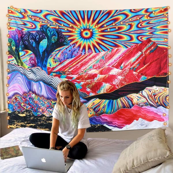 Solgobeläng väggbonader psykedeliska trippy bergsmattor