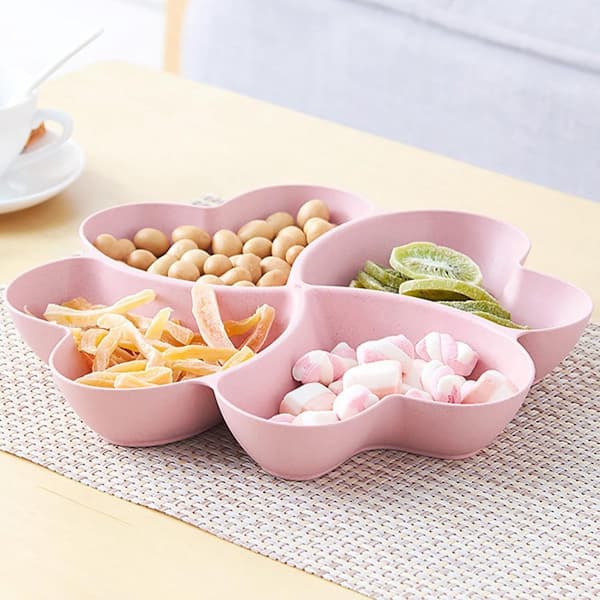 Snack Tray with Four Compartments - Party Style Fruit Tray - Serving Bowl for Snacks/Chips - Reusable - Heart-shaped