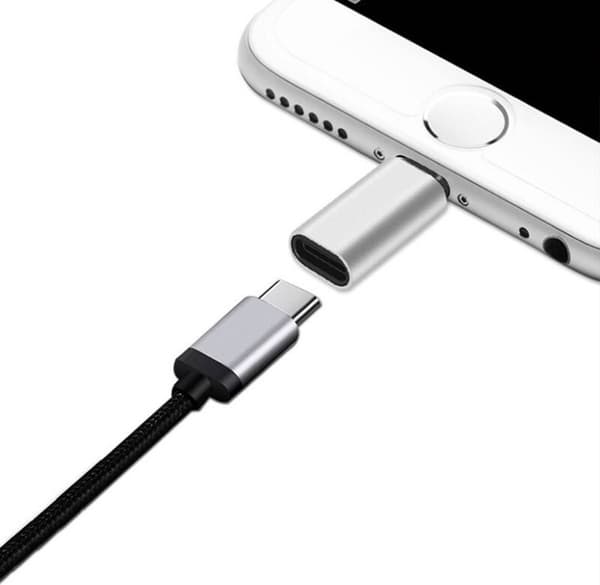 Musta USB-C–Lightning-adapteri – puhelimille, tableteille, muille Lightning-laitteille