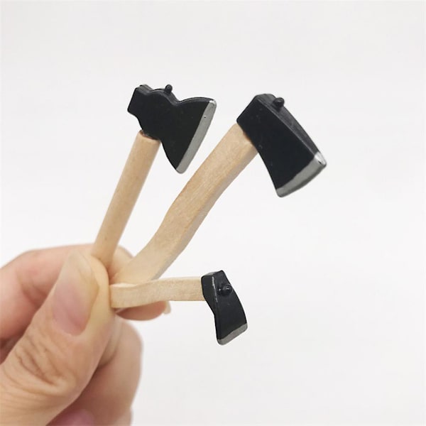 Miniatyrhusmøbler Falsk Mini Øks Hacke Miniature Mini Treøks Dukkehustomøbler Hacke 7X5.8cm