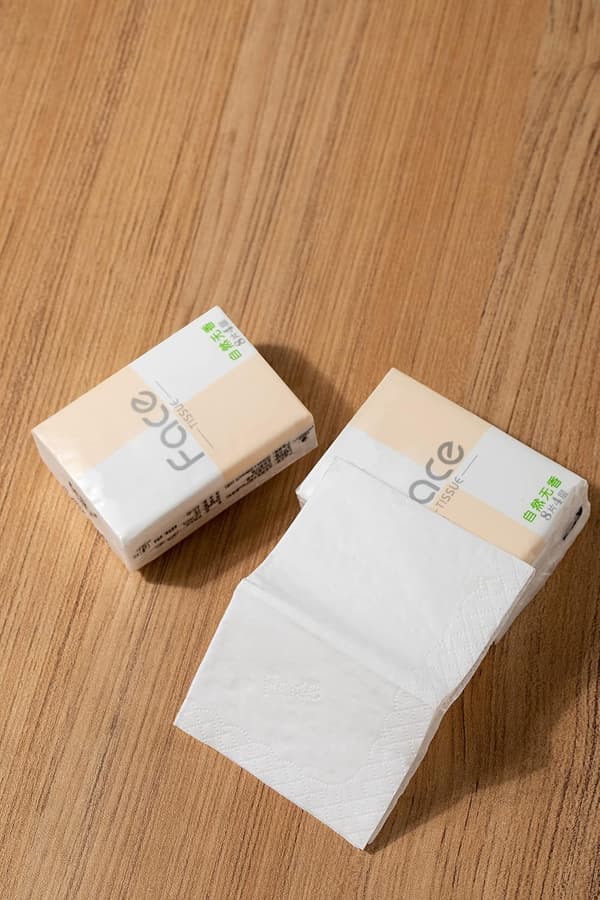 4-lagers näsdukar i fickformat (36 förpackningar med 10 näsdukar)