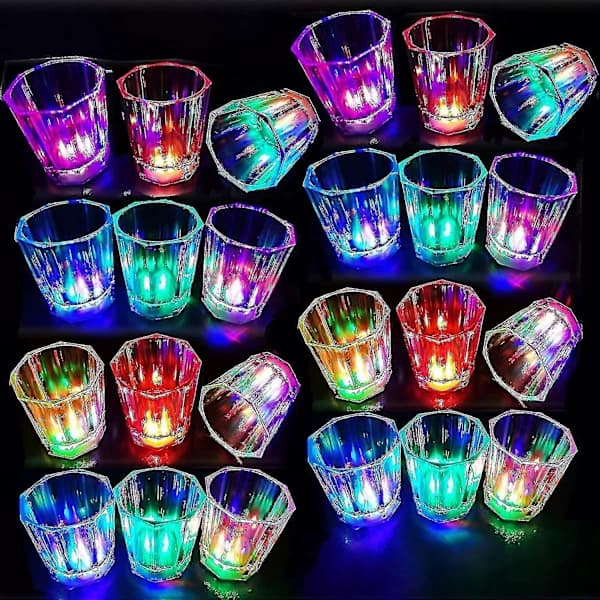 Sett med 24 LED-belyste shotglass for glitrende festglede