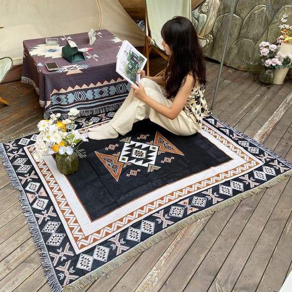 1 pc 160x130cm knitted black throw blanket decorated with fringes