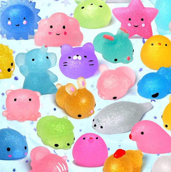 20 stk. påskekurvfyld med Squishy-legetøj (tilfældig stil), forfyldte påskeæg med glitter mini bløde dyr, Squishy