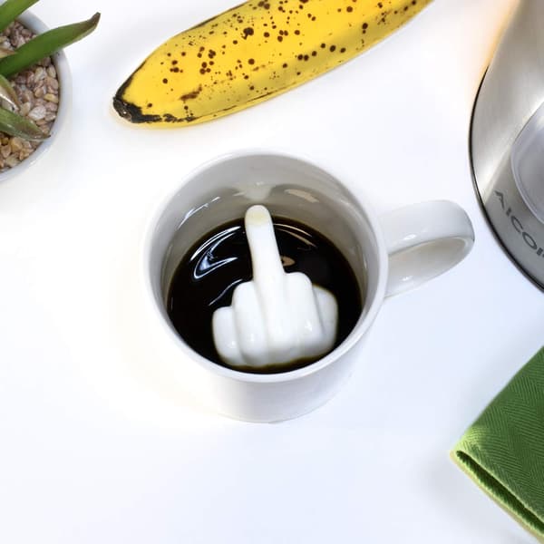 Keramisk te/kaffekop med 3D-interiørdesign 9 x 8,5 x 9 cm (MIDDELFINGER) 300 ml