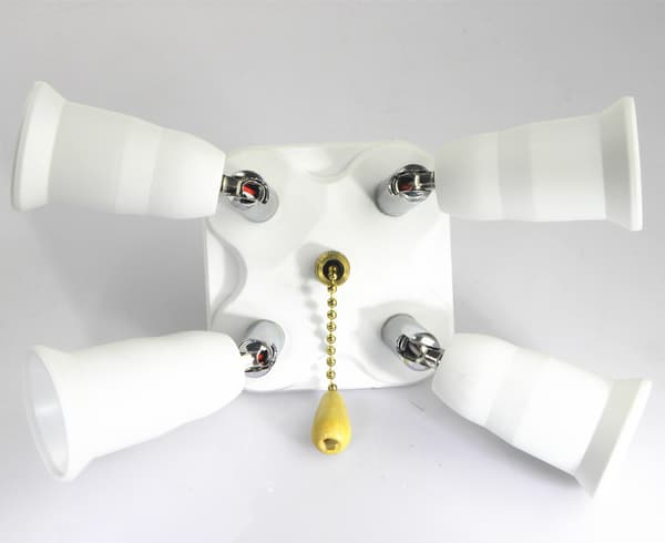 4 i 1 E27-sokkeladapteruttakssplitteradapteruttakskonverterholder for E27 Ampo