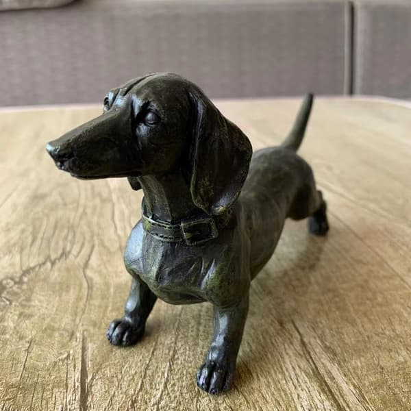 Harts Ornament i Resin, Samleobjekt, Antikk Stil, Hund Ornament, Dachs Figur
