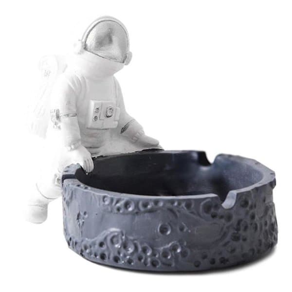 Cartoon Astronaut Shaped Resin Ashtray - Silver
