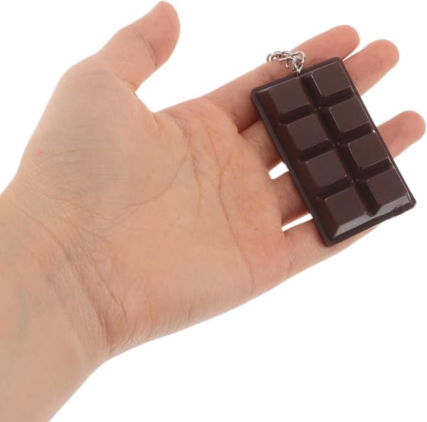 4 stk. chokoladeformede nøgleringe, søde brune chokoladenøgleringe til kvinder og mænd