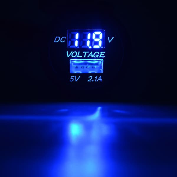 USB-porter Billader Spenningsdisplay Voltmeter Kjøretøykraft IP66 Vanntett 2.1A Blå DC12-24V