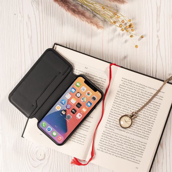 Mobilcover MagLine Sort - iPhone 13 Pro Svart