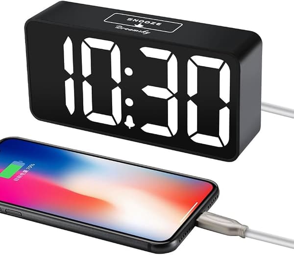 DreamSky Liten Digital Väckarklocka för Sovrum, Stor Tydlig Sifferdisplay med Dimmer för Vardagsrum, USB-C Adapterdriven