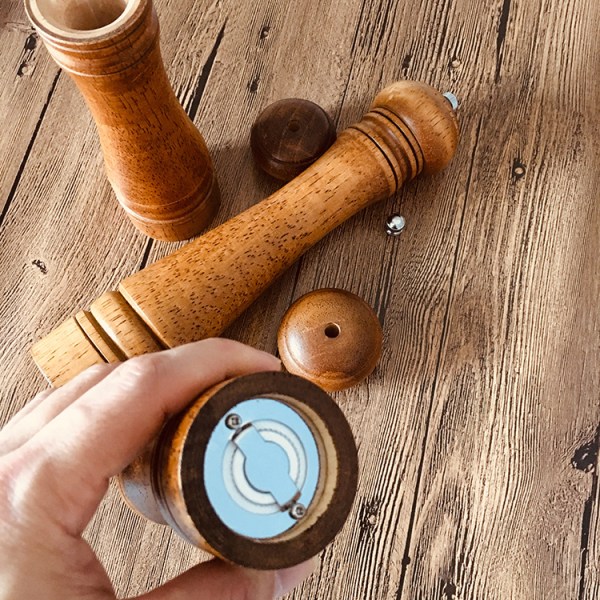 Träpepparkvarn eller saltkvarn med rengöringsborste - Bästa peppar- eller saltkvarn Trä med justerbar keramisk rotor och lätt