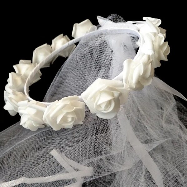 Bachelorette Party Veil - Boho Flower Crown | Morsiussuihkuhunnu | Bride to Be Gift, Bachelorette Favor + Kihlaussisustus