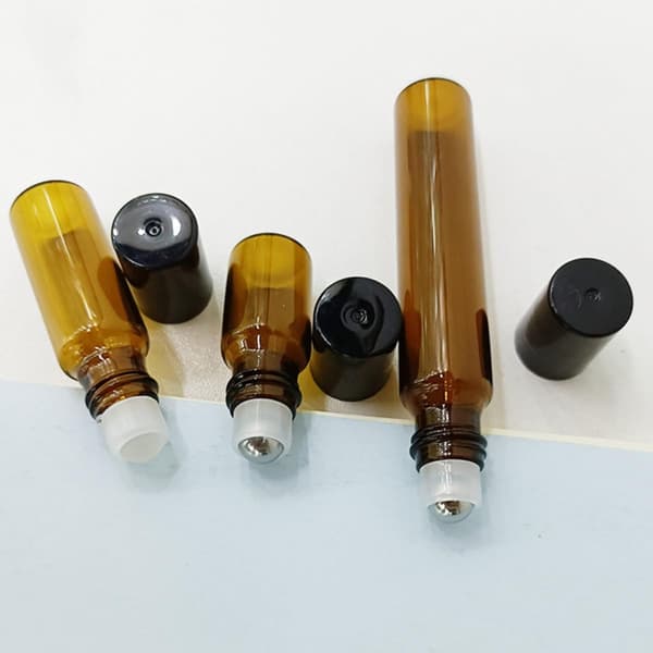 10 ml eterisk olja rollerflaskor i glas, set om 10 med svarta plastlock och kulor i rostfritt stål