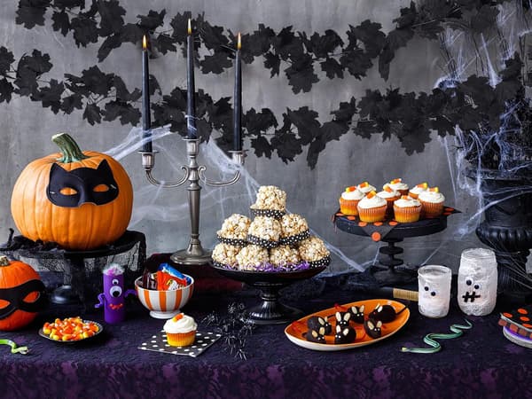 wxsp Efterårslønnebladguirlande Hængende Sorte Efterårsblade Vin Kunstig Efterårsguirlande Halloween Thanksgiving Indretning til Hjemmet (Sort) Sort
