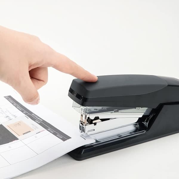 Desktop Stapler Commercial Desktop Stapler, 40 Sheet Capacity Portable Durable Metal Stapler (Black)