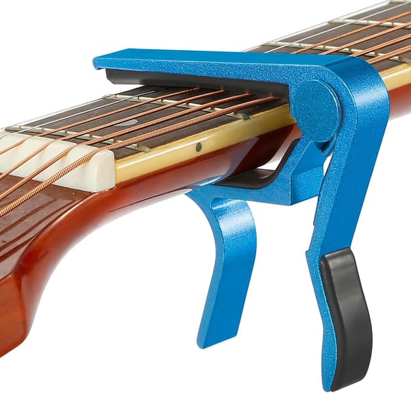 Hurtigudløser capo til guitar, capo til akustisk guitar, klassisk guitar, elektrisk guitar, ukulele, bas, banjo (blå)