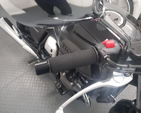 2-pack Motorcykel Anti-Vibrations Greppöverdrag Inre diameter: 31 mm