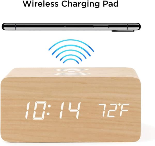 Bamboo Alarm Clock, LED Digital Multifunctional Alarm Clock, Wooden Bedside Clock with Wireless Charging Function and Temperature Display.