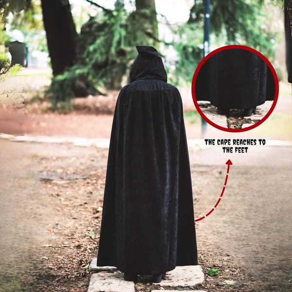 Luksuriøs Sort Kappe med Hætte - 170cm / XXL - Karneval Halloween Kostume - Sort Fløjlskappe - Hat
