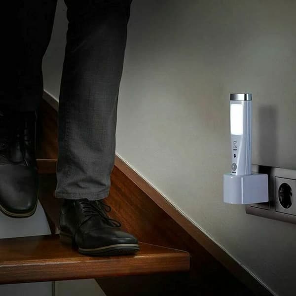 Emergency light with motion sensor, 60° detection angle, 15 LEDs, rechargeable battery