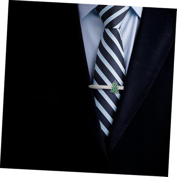 Elegant Christmas Tree Tie Clip for Men Sophisticated Snowflake Design Holiday Accessory