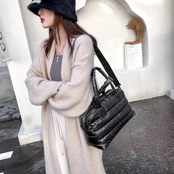 Retro Crossbody-väska i enfärgad, vadderad axelväska av nylon, quiltad handväska, svart