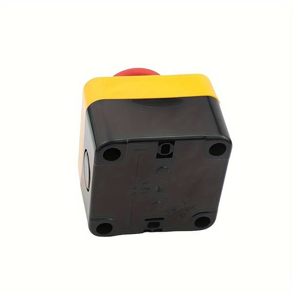 A Red Mushroom-Shaped Emergency Stop Button, Normally Open/Normally Closed. 1NO+1NC 1pc 1NO+1NC 1pc
